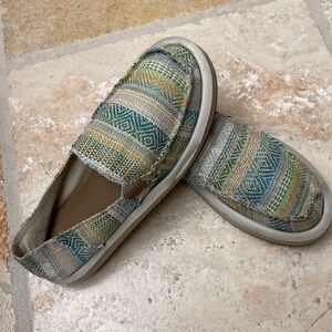Sanuk: Sidewalk Surfers by Donna ST. Artesano woven flats. women’s Slip -on Sz 7